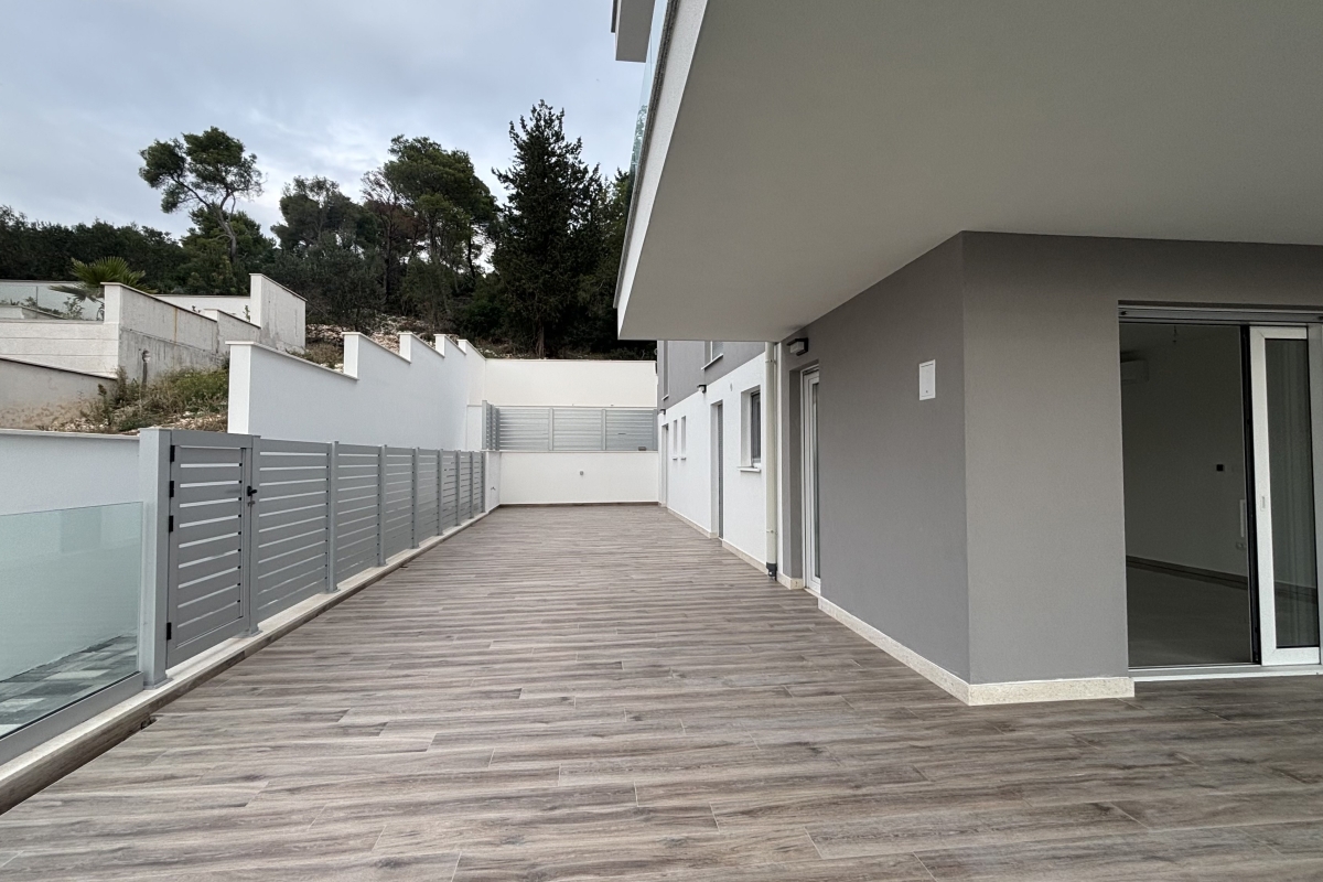 Moderno appartamento con due camere da letto e ampia terrazza