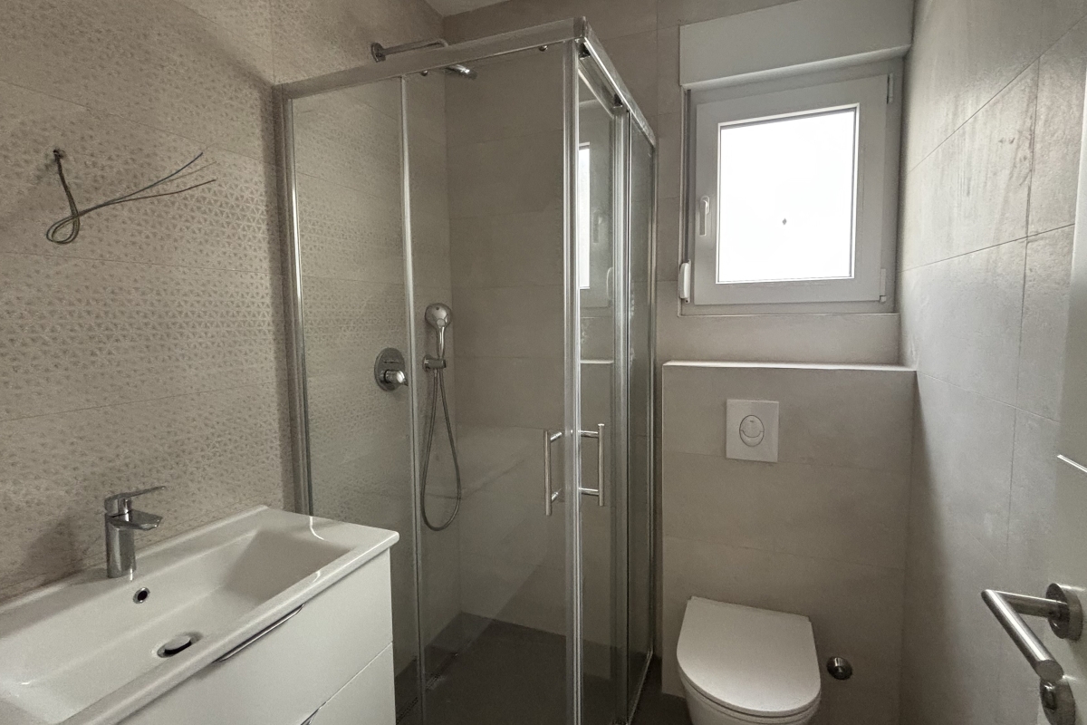 Moderno appartamento con due camere da letto e ampia terrazza