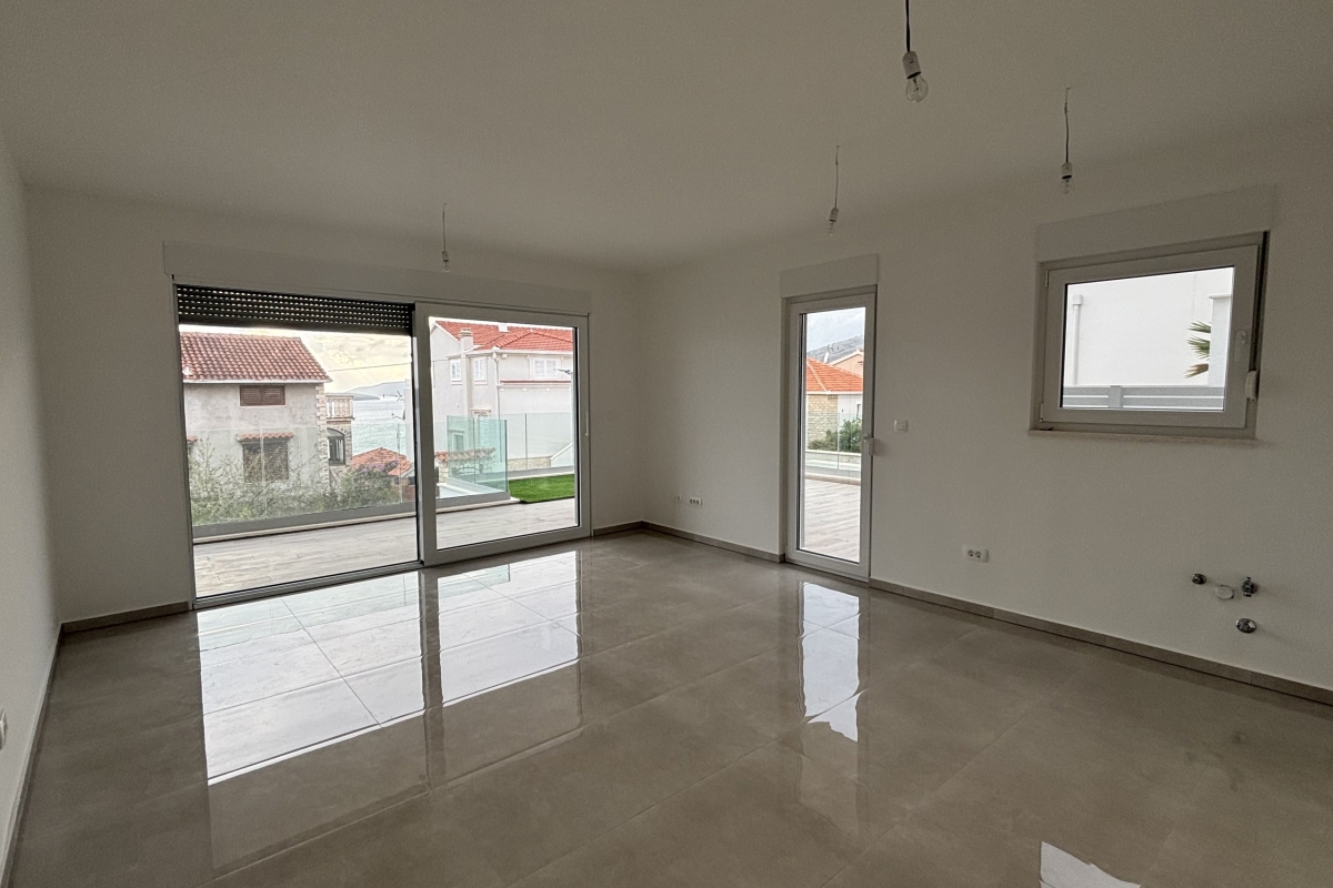 Moderno appartamento con due camere da letto e ampia terrazza