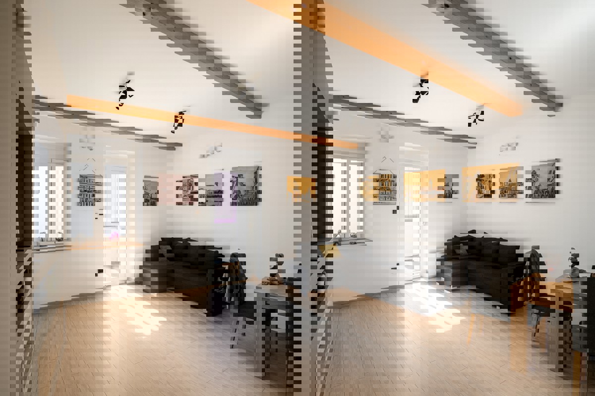 Casa bifamiliare con vista mare