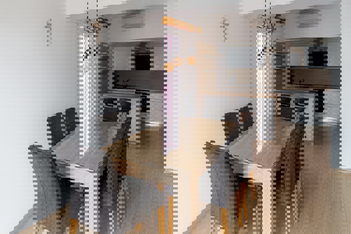 Casa bifamiliare con vista mare