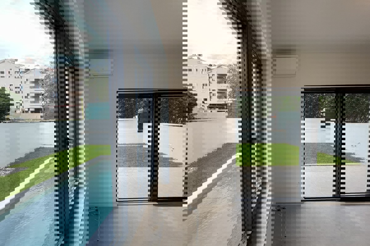 Appartamento di lusso con piscina privata e giardino accanto al Parco Naturale di Kamenjak