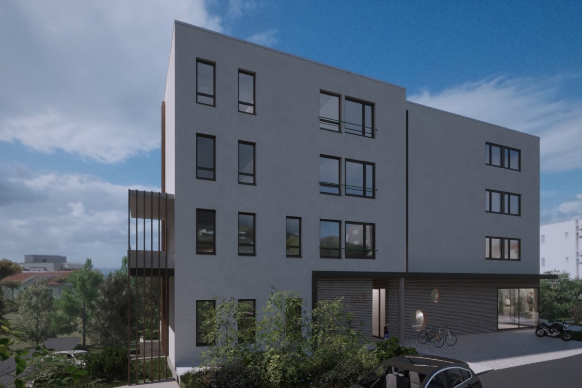 Appartamento con tre camere da letto, balcone e vista mare in un moderno edificio di nuova costruzione