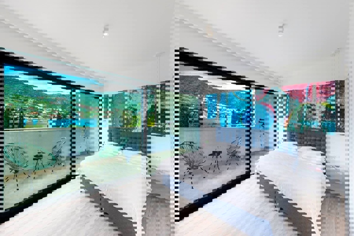 Villa di lusso vicino alla spiaggia con vista mare