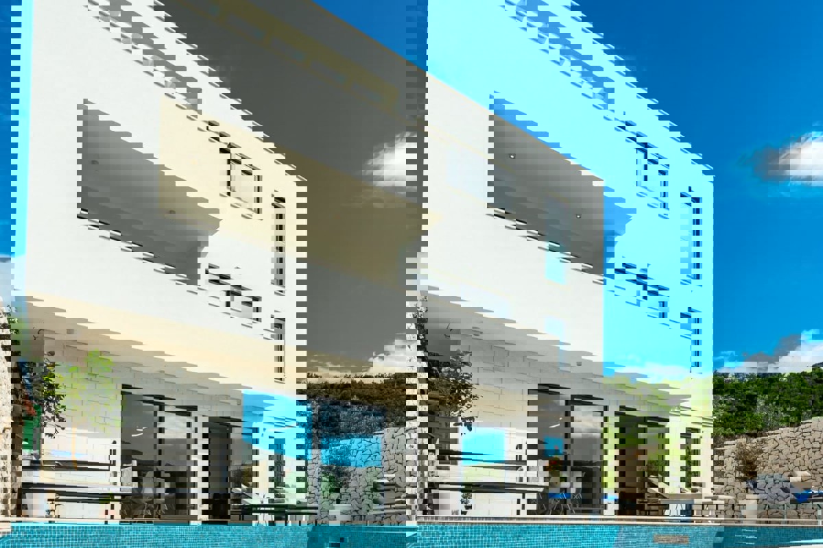 Villa di lusso vicino alla spiaggia con vista mare