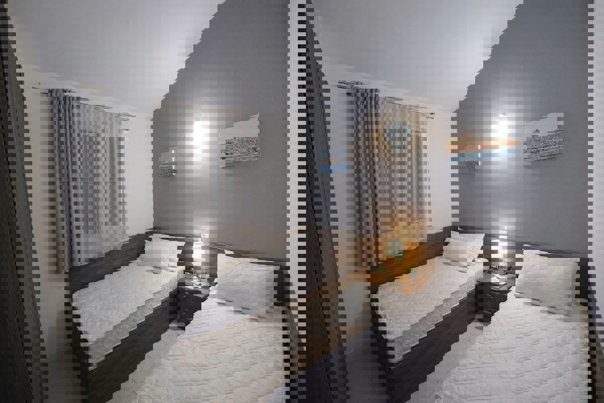 Palazzina con piscina e vista panoramica sul mare