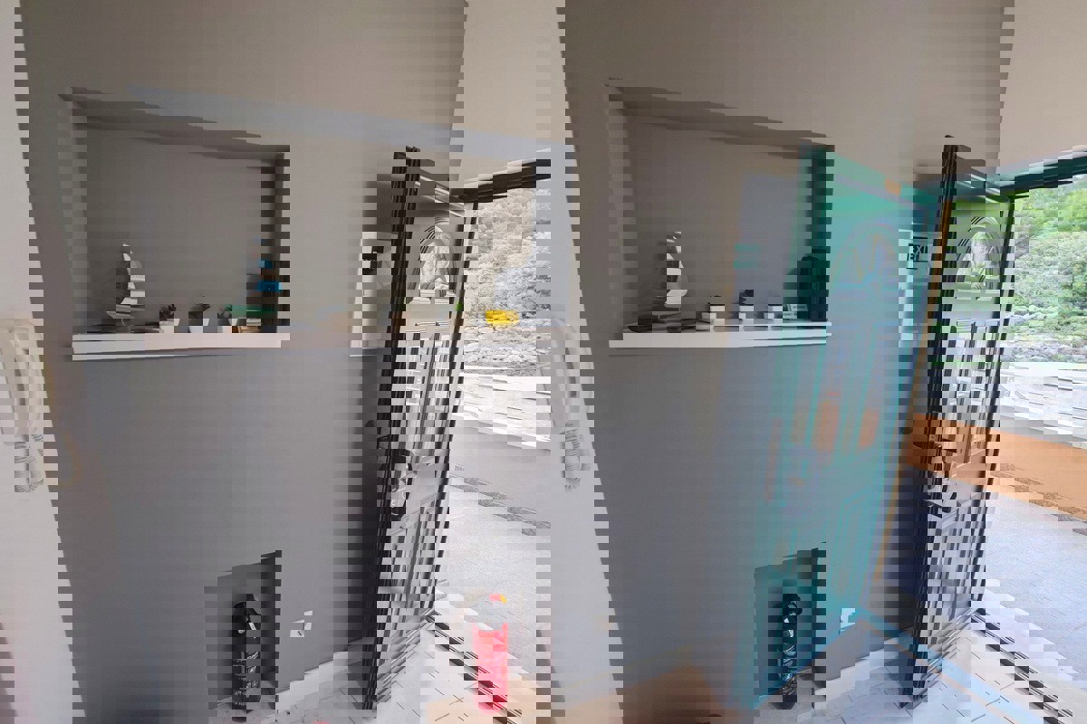 Palazzina con piscina e vista panoramica sul mare