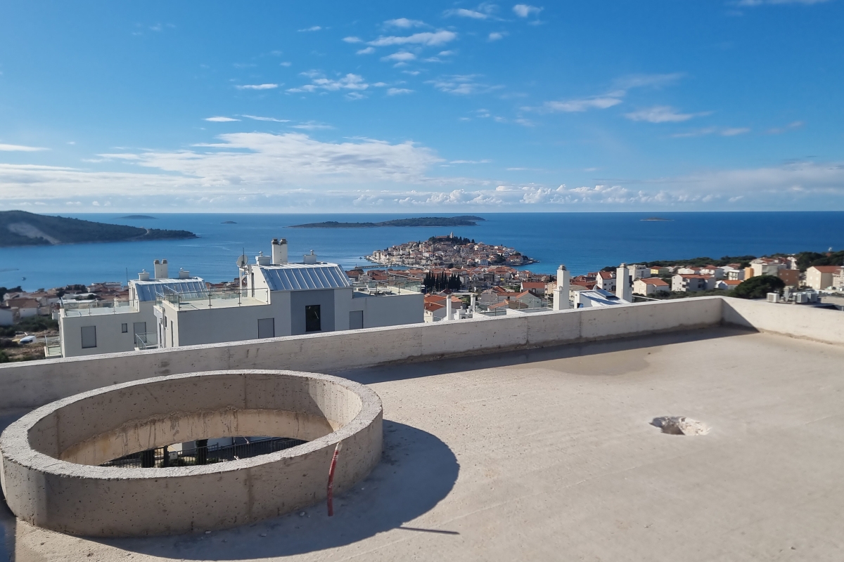 Attico con vista mare