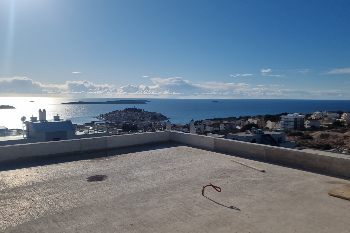 Attico con vista mare