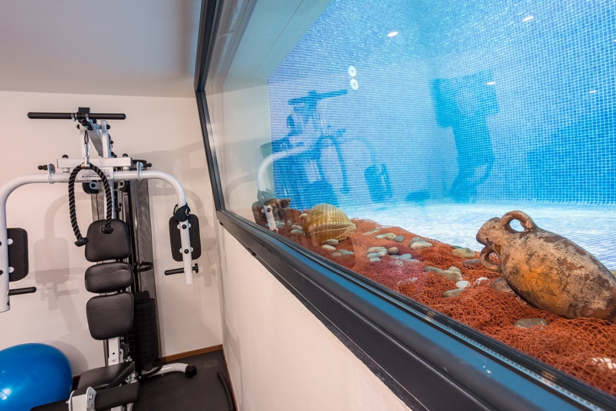 Villa moderna con piscina in posizione tranquilla