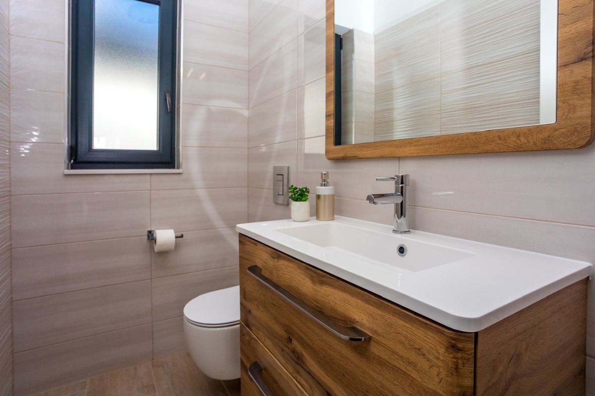 Villa moderna con piscina in posizione tranquilla