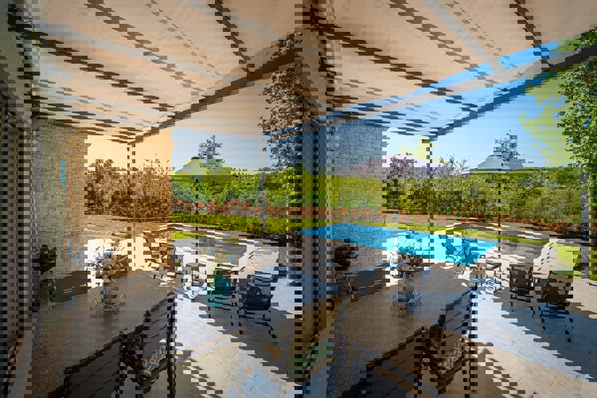 Villa esclusiva con piscina privata e giardino recintato