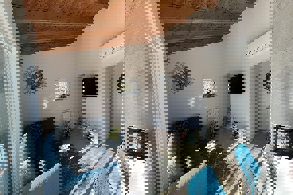 Villa esclusiva con piscina privata e giardino recintato