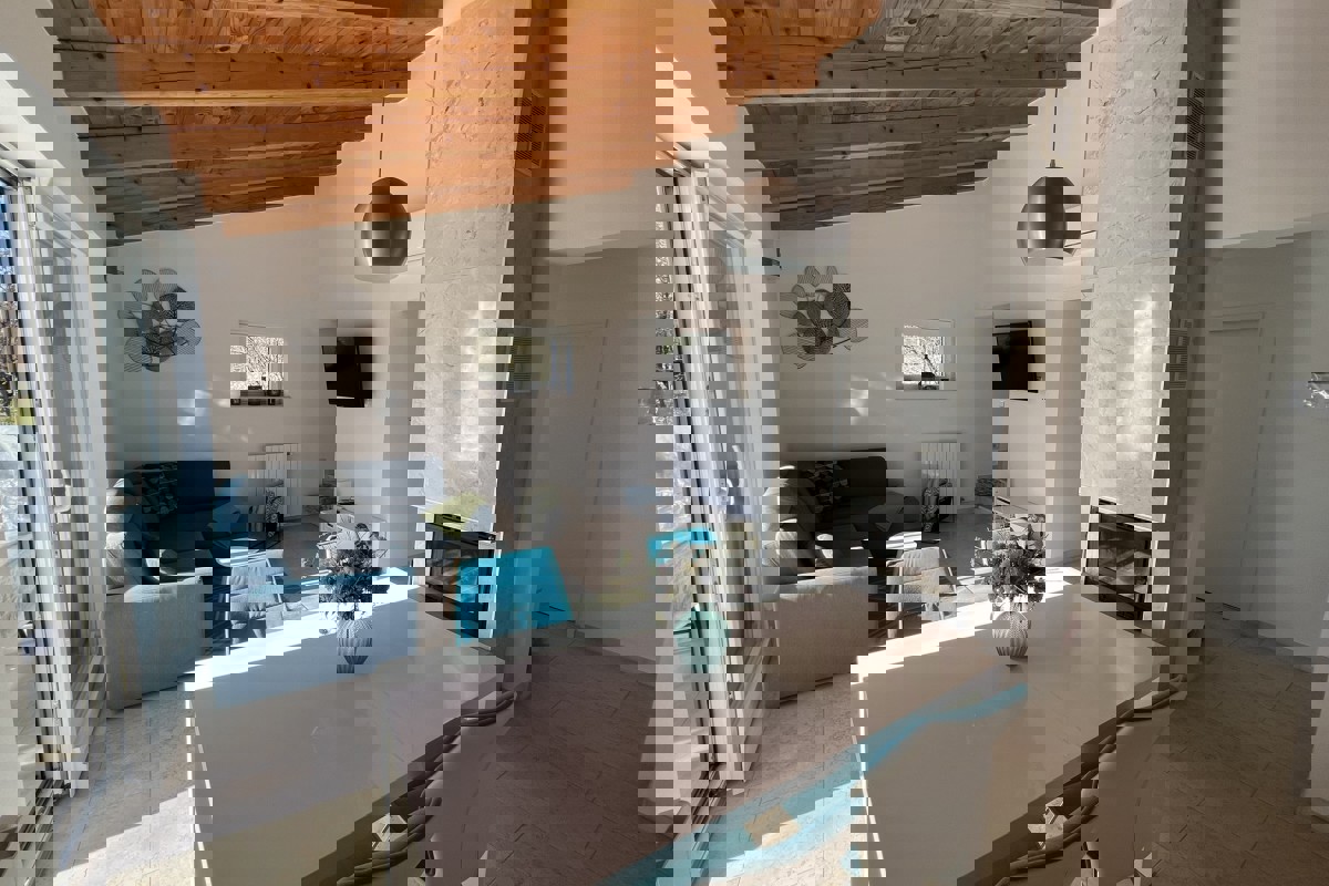 Villa esclusiva con piscina privata e giardino recintato