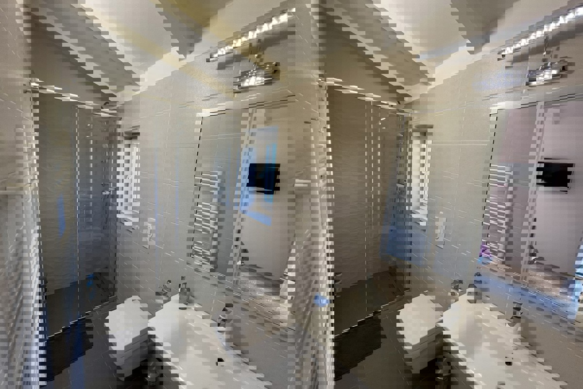 Villa esclusiva con piscina privata e giardino recintato