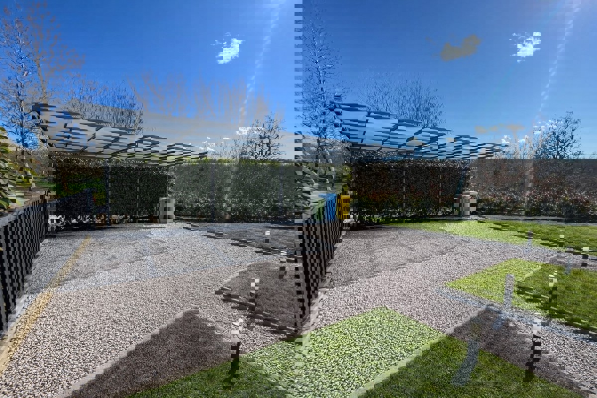 Villa esclusiva con piscina privata e giardino recintato