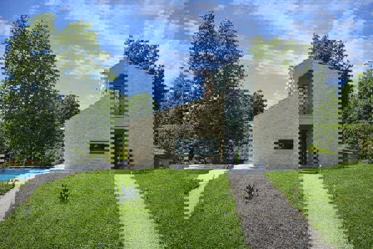 Villa esclusiva con piscina privata e giardino recintato