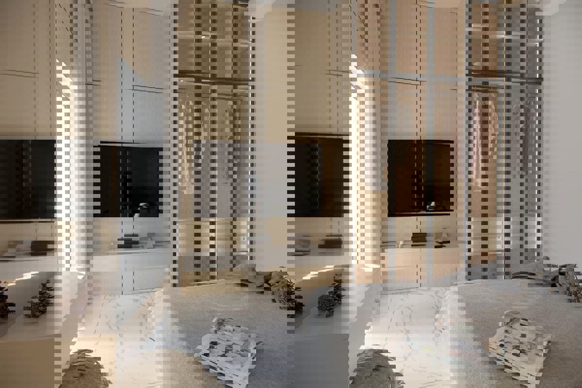 Esclusivo attico con terrazza panoramica e piscina, in prima fila sul mare