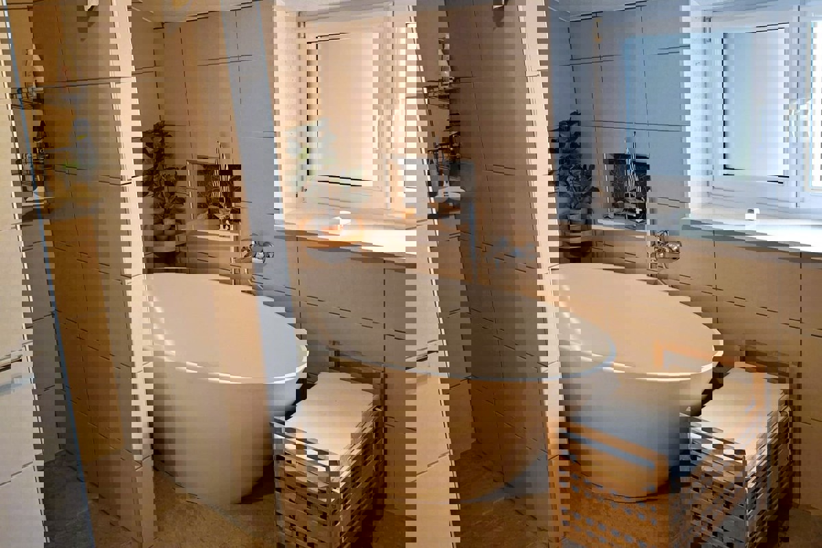 Casa indipendente con piscina e vista mare