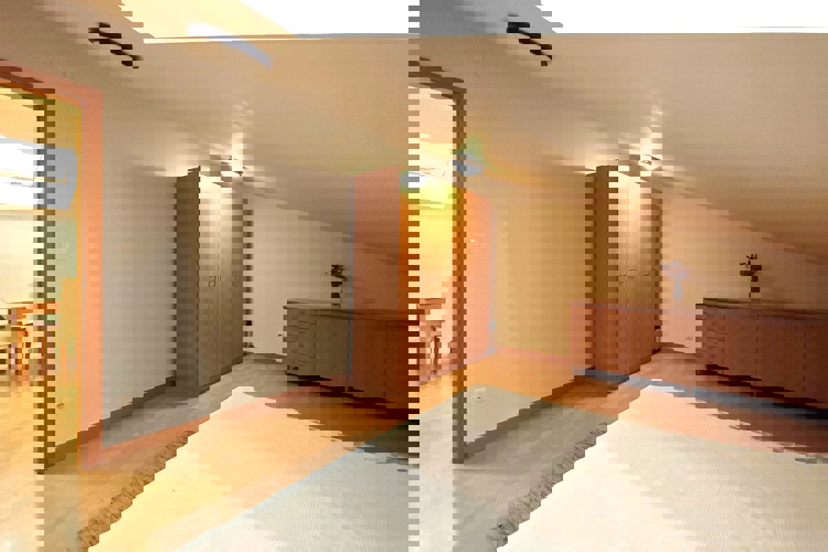 Appartamento con due camere da letto a Vrboska - vicino al lungomare, ottima opportunità