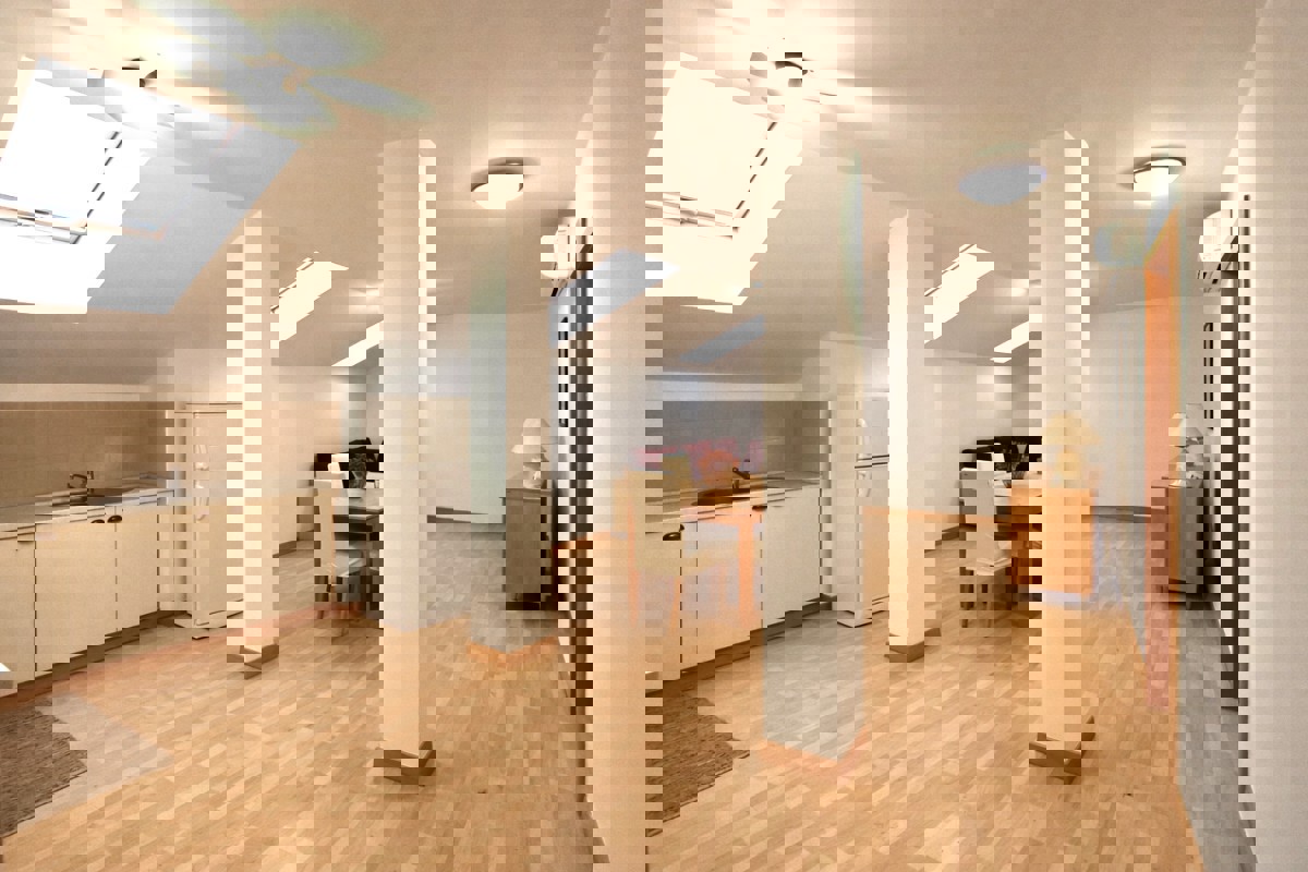 Appartamento con due camere da letto a Vrboska - vicino al lungomare, ottima opportunità