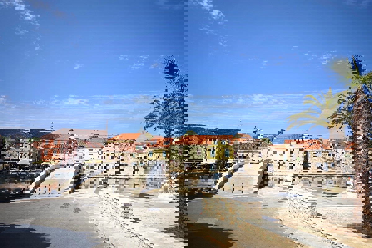 Appartamento con due camere da letto a Vrboska - vicino al lungomare, ottima opportunità