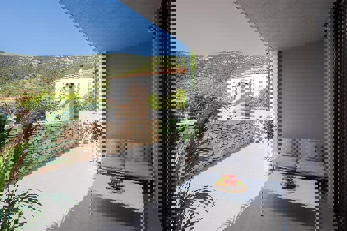 Appartamento con una camera da letto nel centro di Komiža