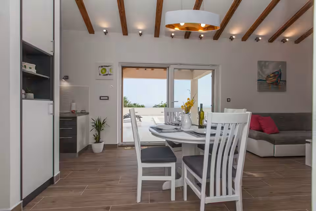 Casa indipendente con piscina