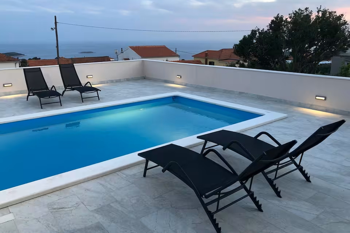 Casa indipendente con piscina