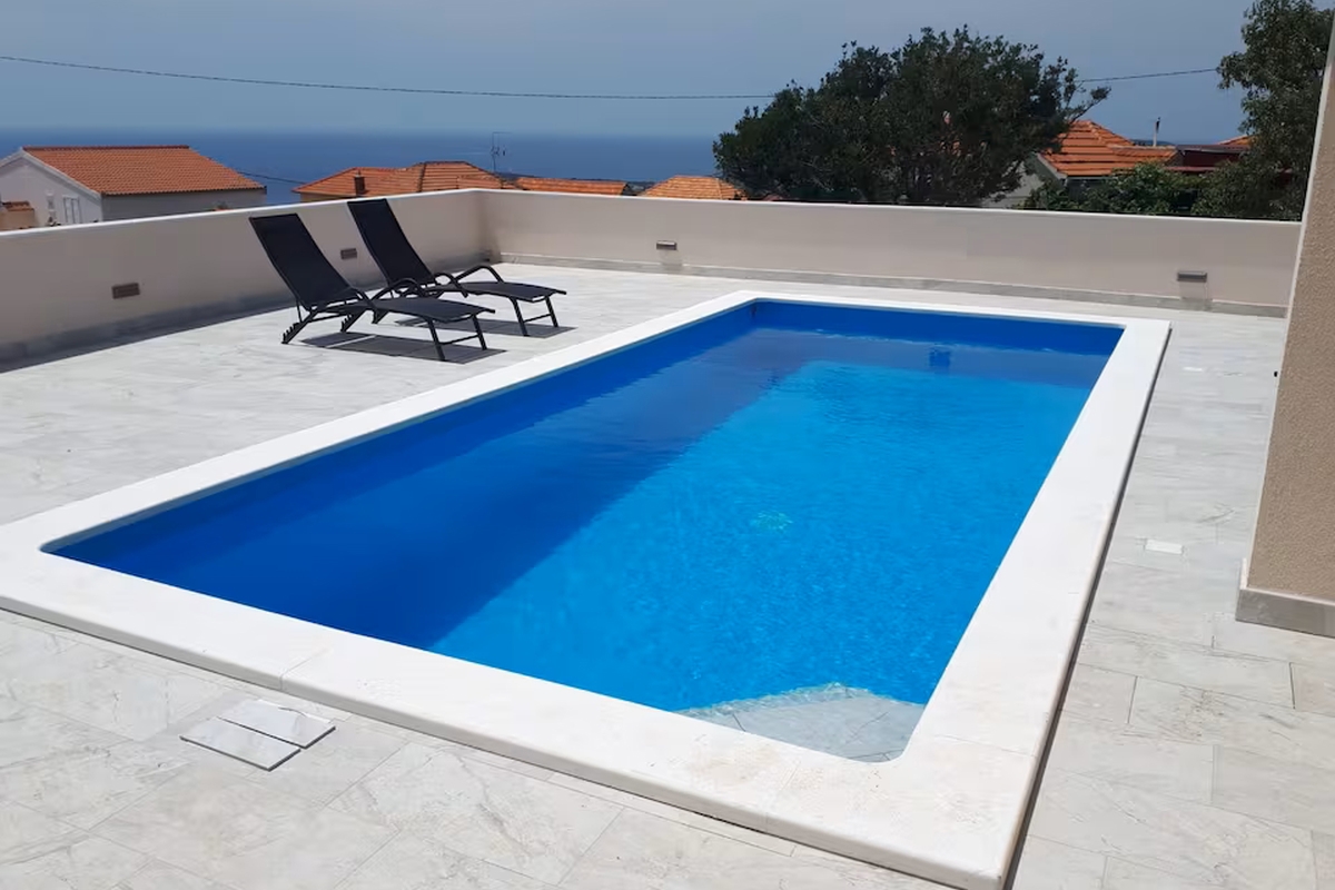 Casa indipendente con piscina