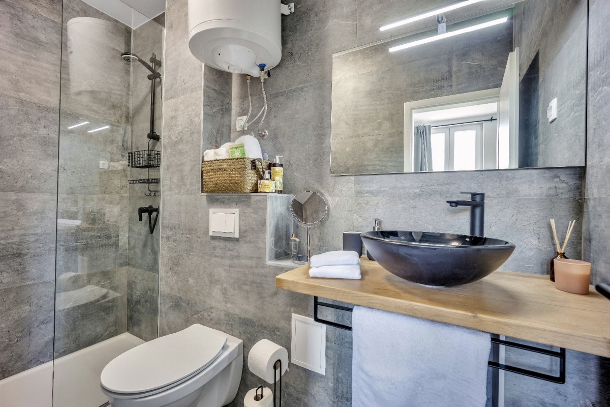 Moderno condominio con 6 unità in posizione privilegiata