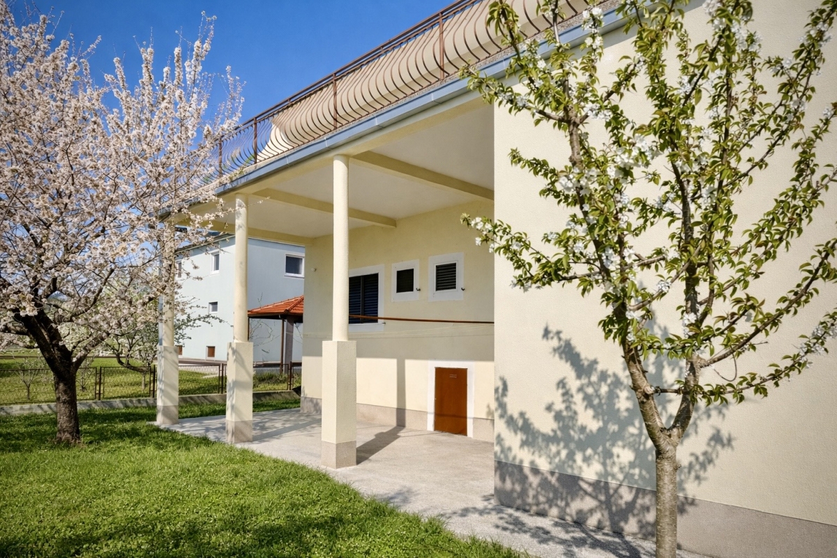 Incantevole casa familiare con giardino e due appartamenti separati