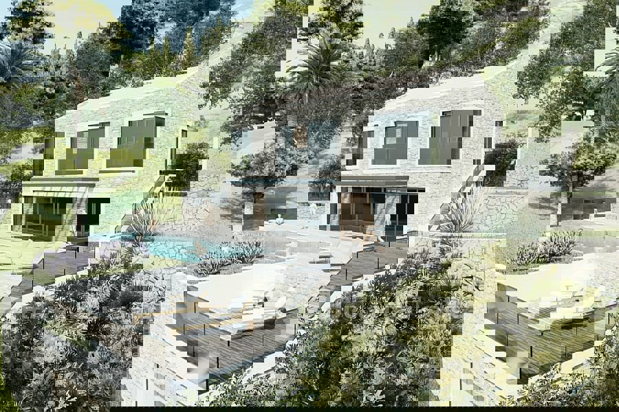 Terreno edificabile con permesso e vista mare aperta