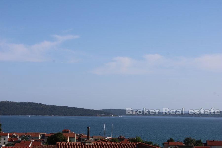 Casa con piscina e vista mare aperta