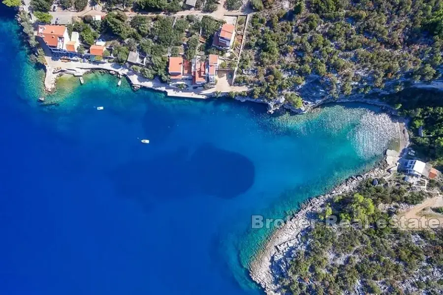 Casa in pietra unica al mare