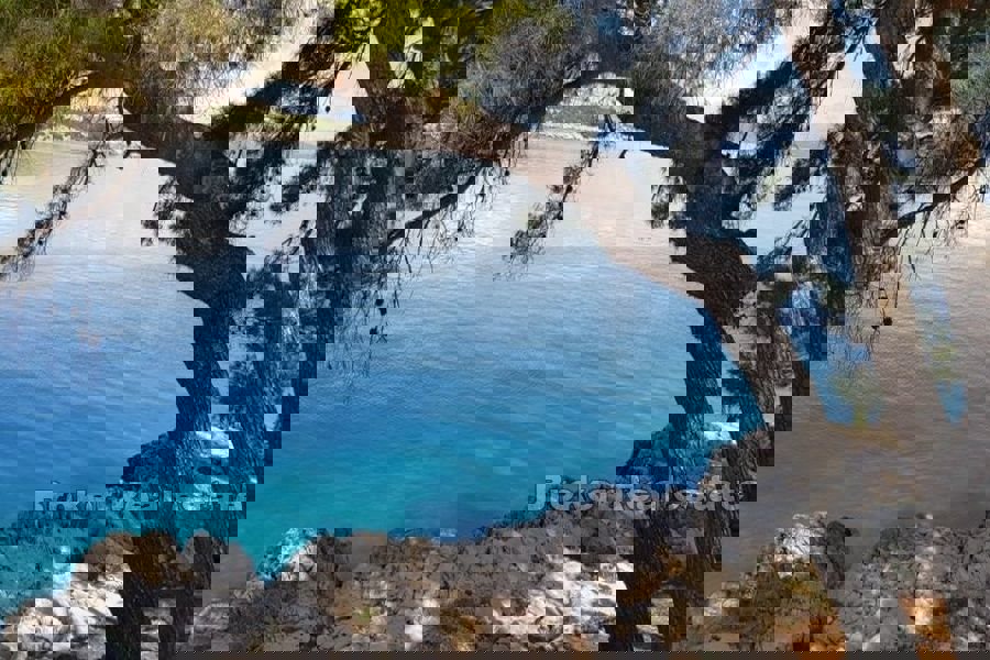 Casa in pietra unica al mare