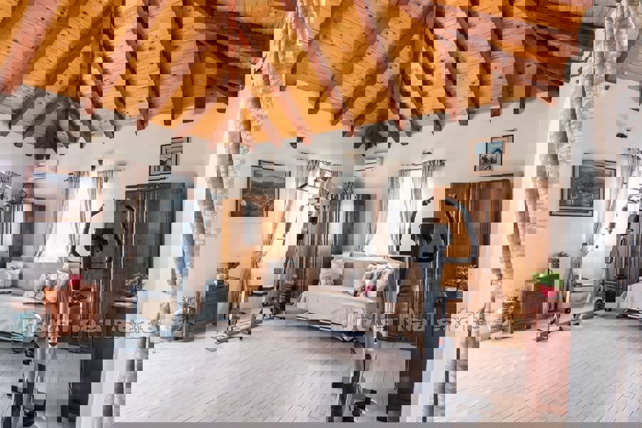 Casa in una zona tranquilla, in vendita