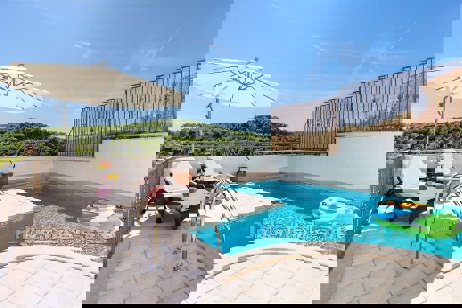 Casa in una zona tranquilla, in vendita