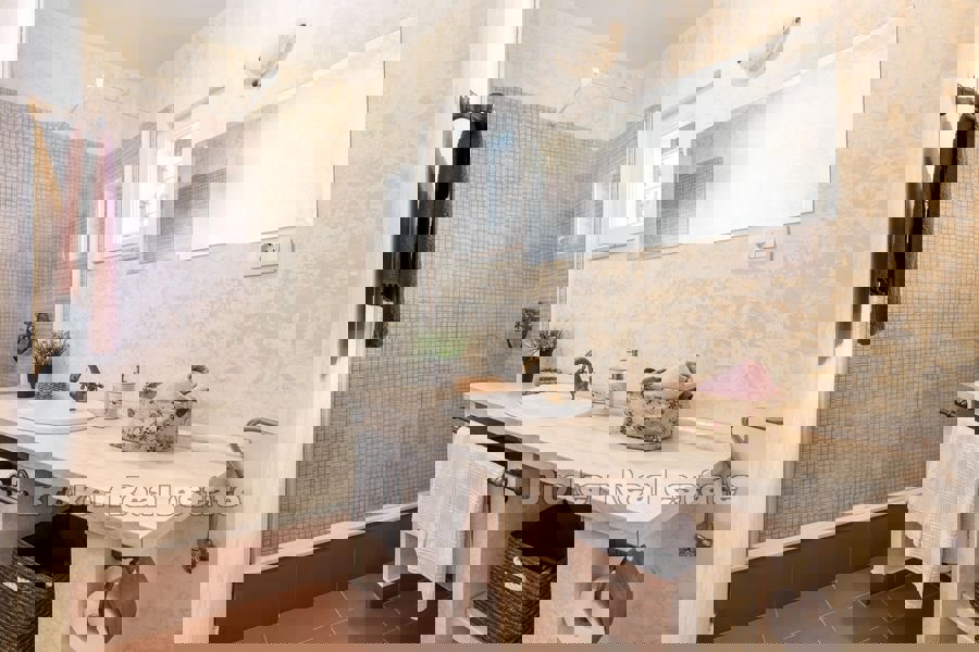 Casa in una zona tranquilla, in vendita