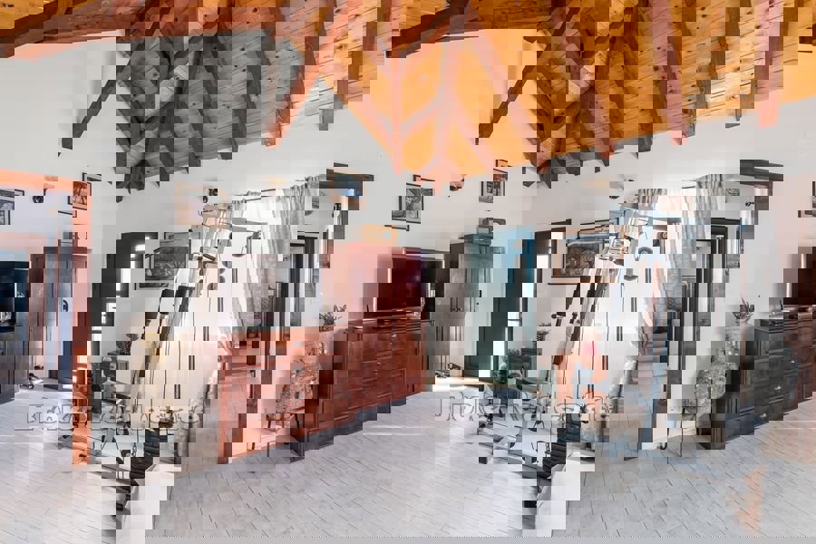 Casa in una zona tranquilla, in vendita