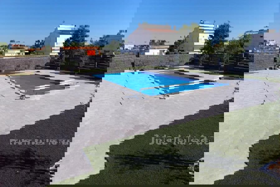 Villa di nuova costruzione con piscina