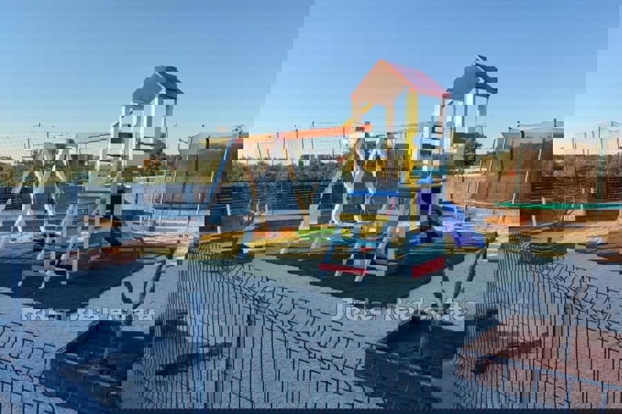 Villa di nuova costruzione con piscina