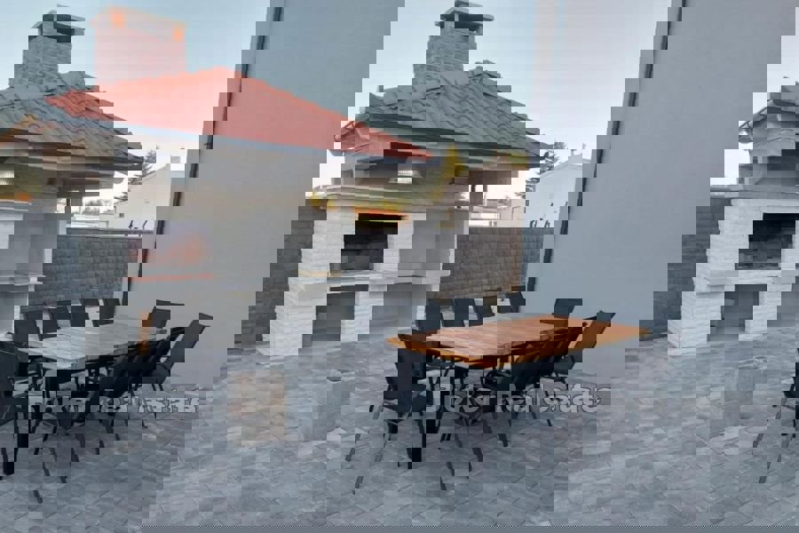 Villa di nuova costruzione con piscina