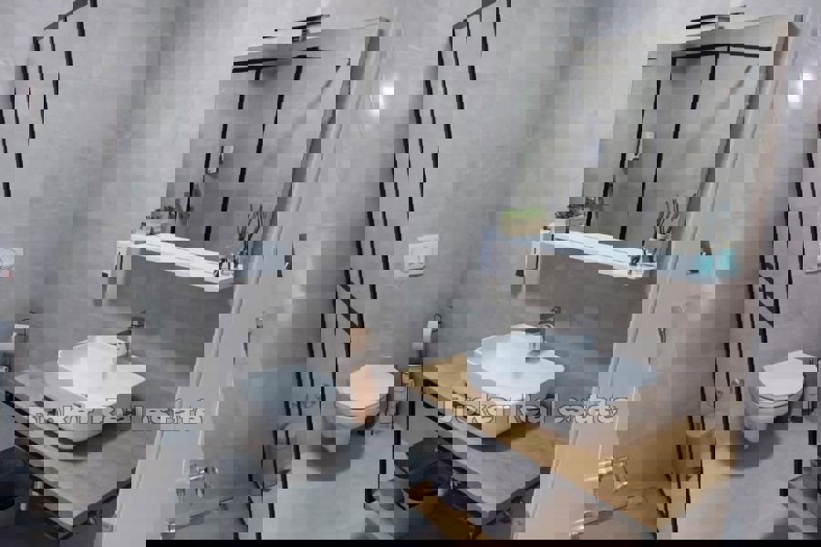 Villa di nuova costruzione con piscina