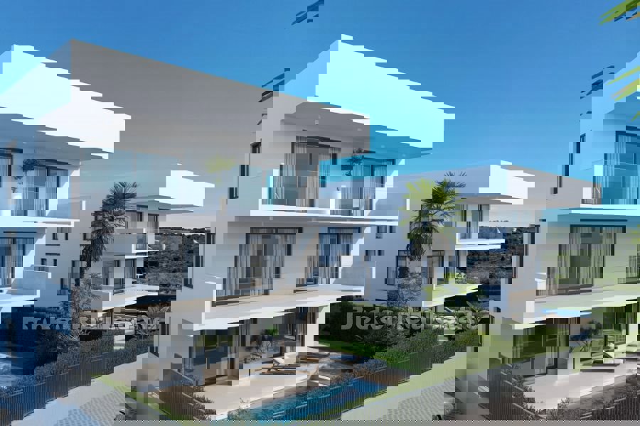 Appartamenti con piscina in un nuovo edificio