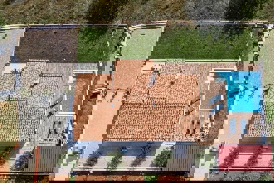 Villa con grande giardino