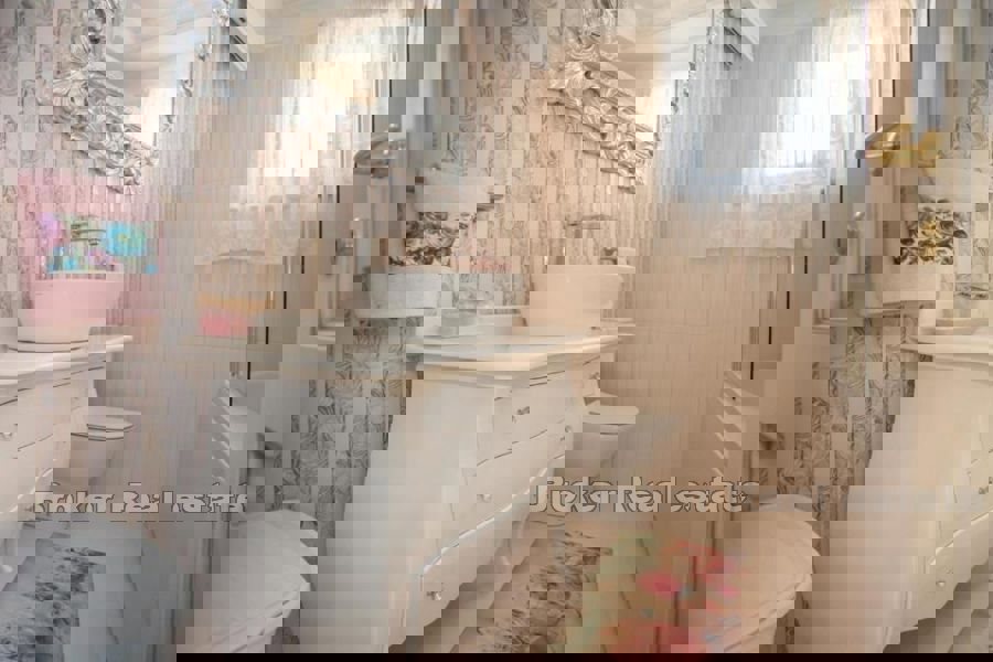 Villa con grande giardino