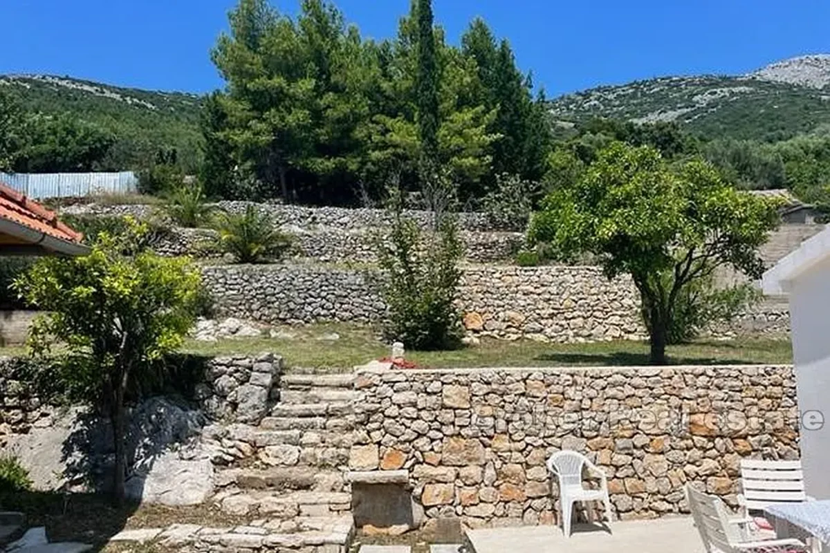 Proprietà spaziosa in prima fila al mare