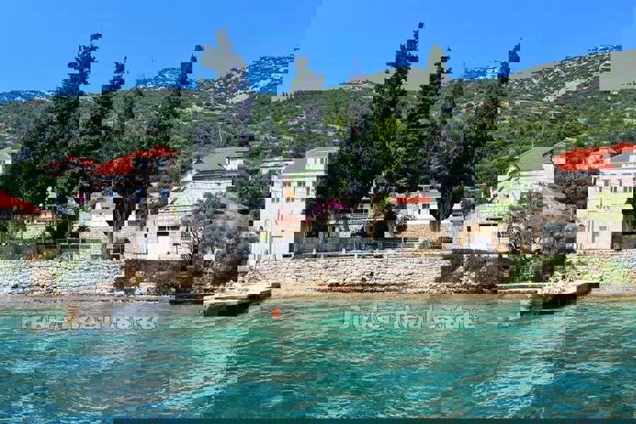 Proprietà spaziosa in prima fila al mare