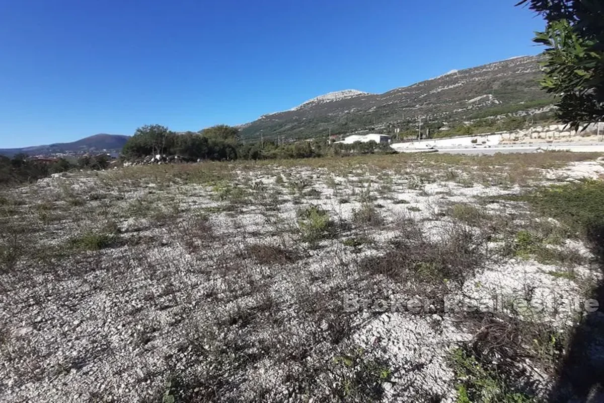 Terreno edificabile commerciale con vista mare